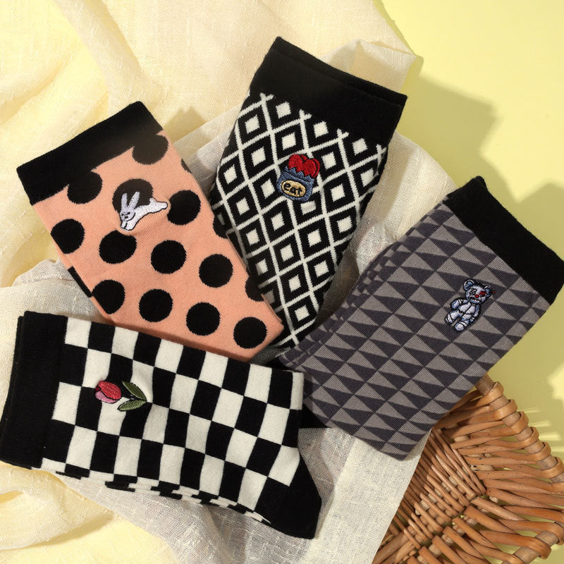 Black And White Checkerboard Street Fashion Sports Socks For Men And Women